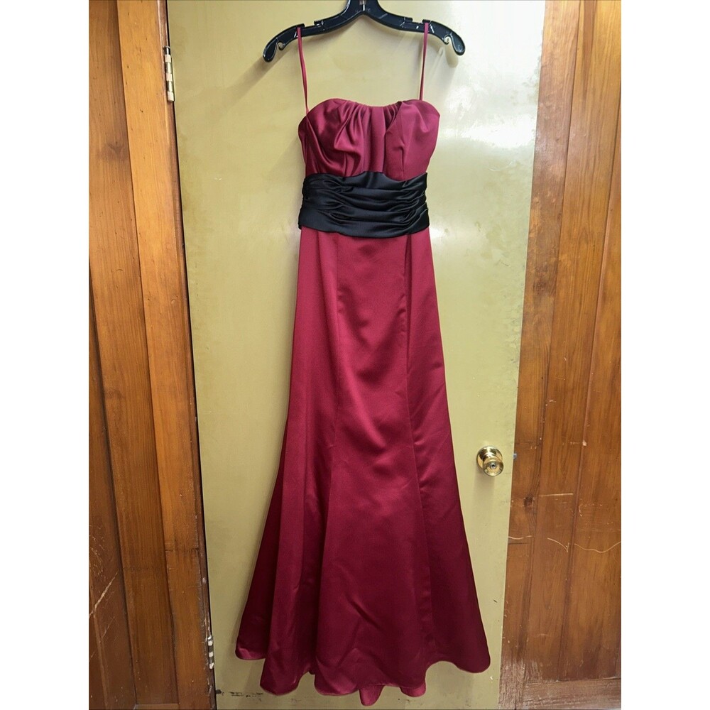 Women’s Alexia II strapless, burgundy taffeta formal dress, Sz 4, New